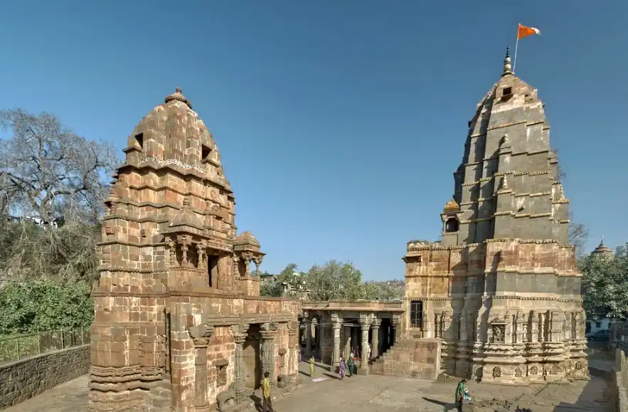 Best Places to Visit in Omkareshwar omkar mandhata temple